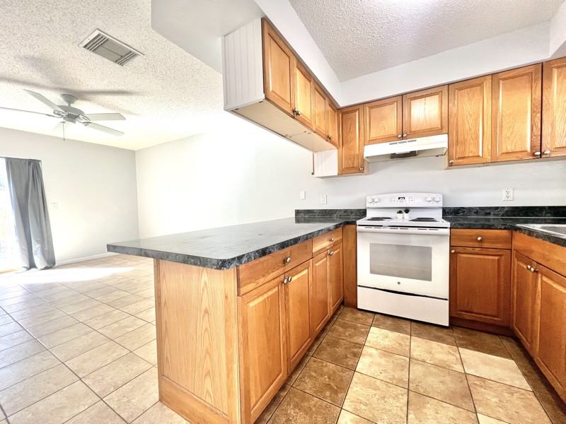 2734 62nd Ave N #3 - Photo 4 of 12