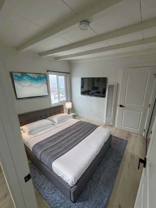 320 7th St #6 - Photo 4 of 12