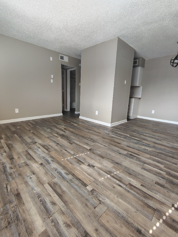 412 Summit Ave - Photo 5 of 10