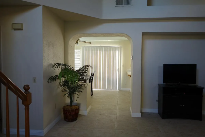 1213 Jasmine St - Photo 4 of 20