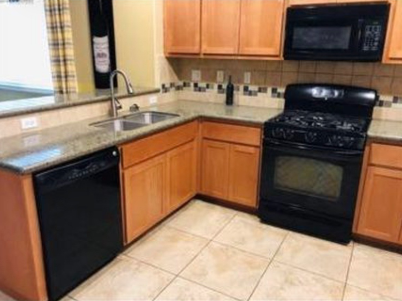 700 Old Oak Ln #1 - Photo 6 of 11