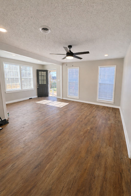 7969 Harrold St - Photo 4 of 11