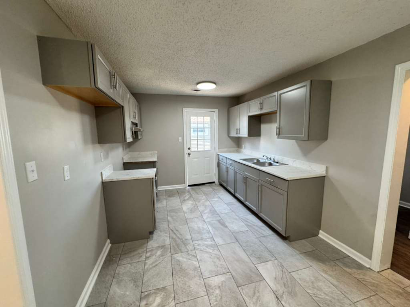 7969 Harrold St - Photo 6 of 11