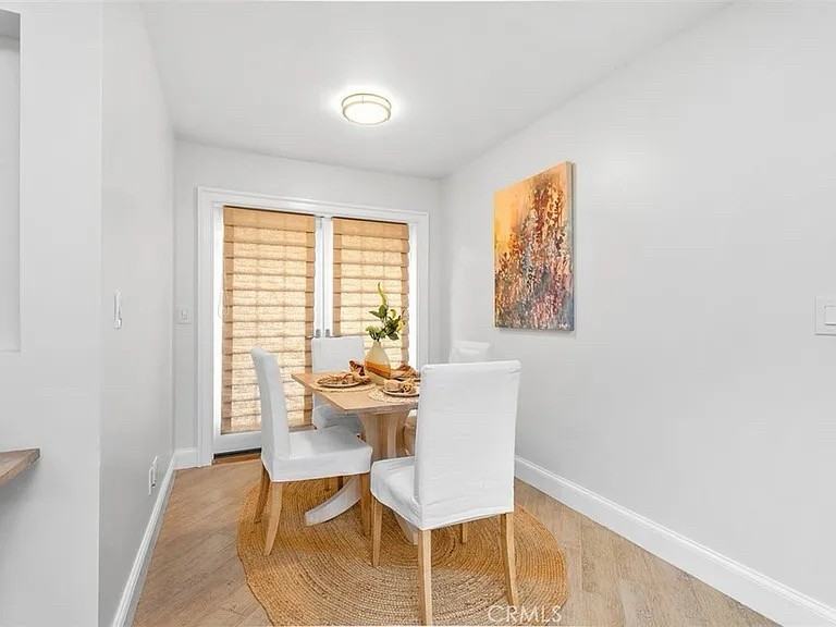 1015 Nottingham Rd - Photo 3 of 16