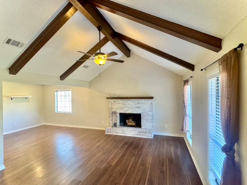 3301 John Hancock Dr - Photo 2 of 20