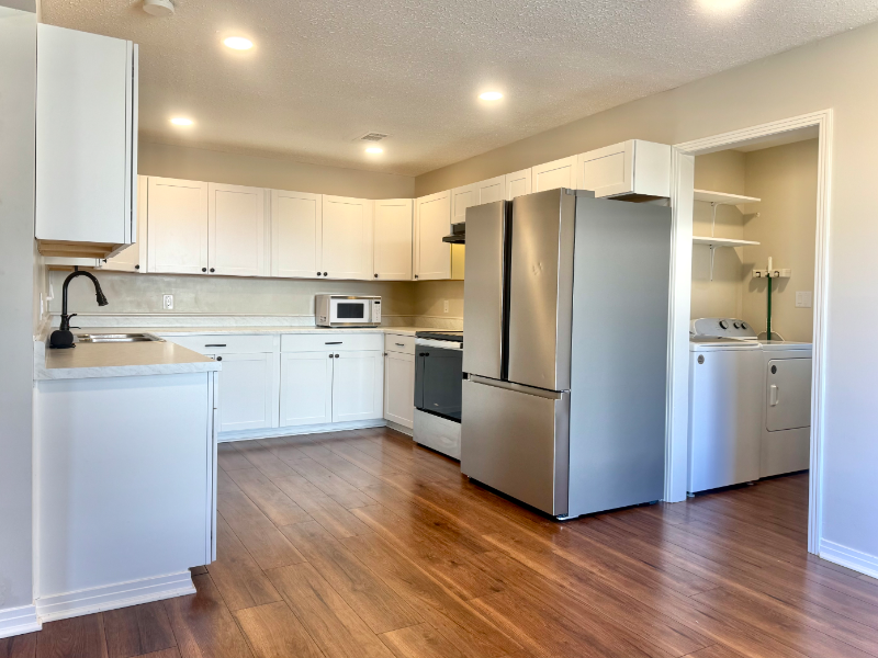 3301 John Hancock Dr - Photo 4 of 20