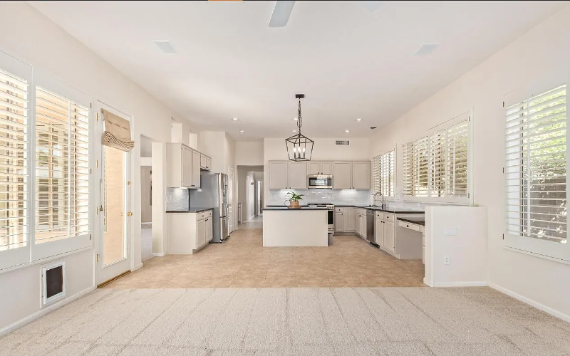 651 W Oriole Way - Photo 3 of 7