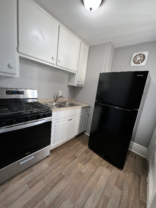 1 Mcnaughton Ave #D - Photo 6 of 10