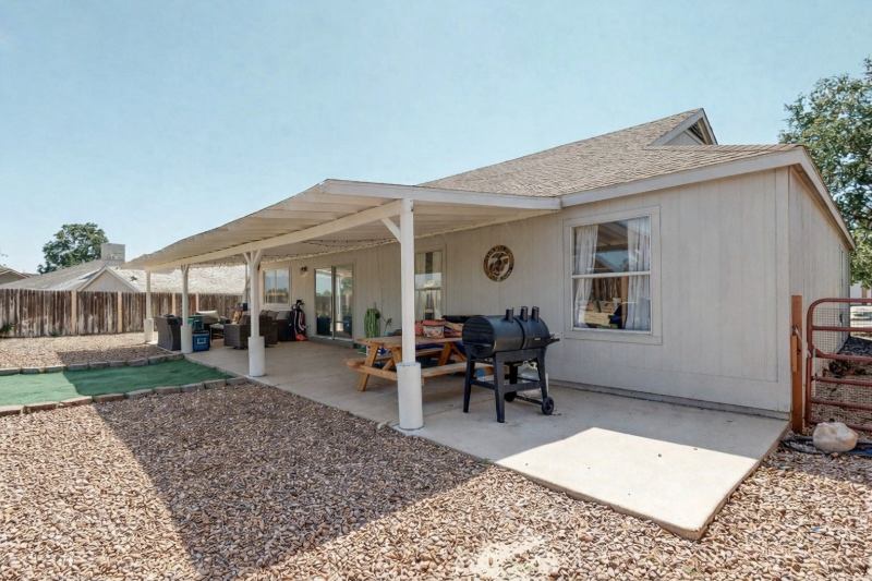 1744 Blueberry Dr Ne - Photo 5 of 10