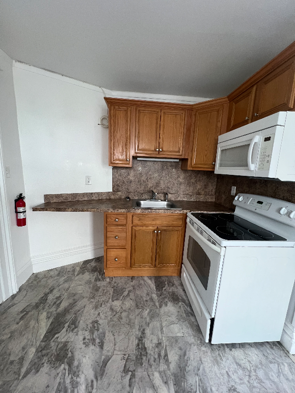 242 Saratoga St #9 - Photo 2 of 9