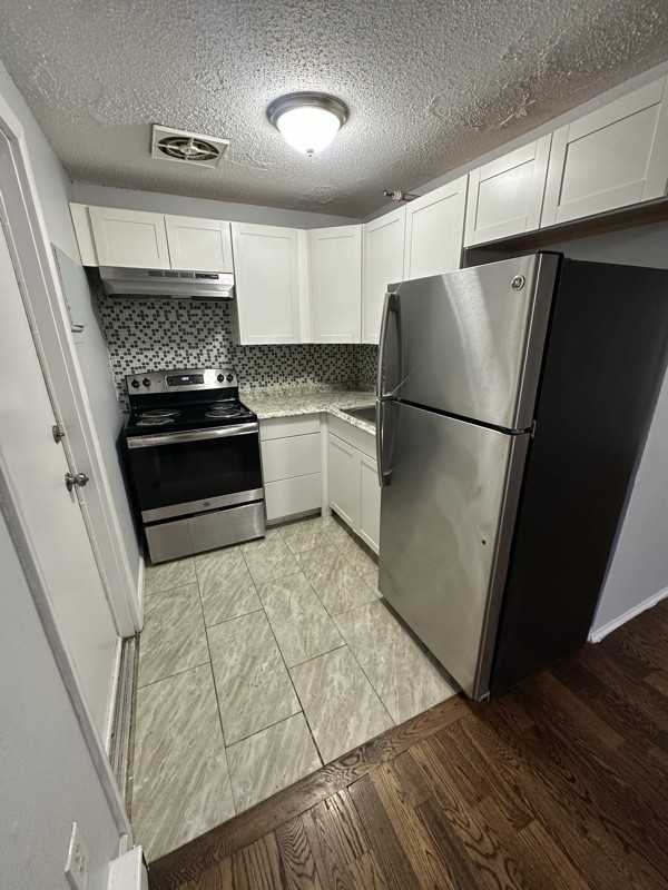 32 Old Foxon Rd #49 - Photo 2 of 13