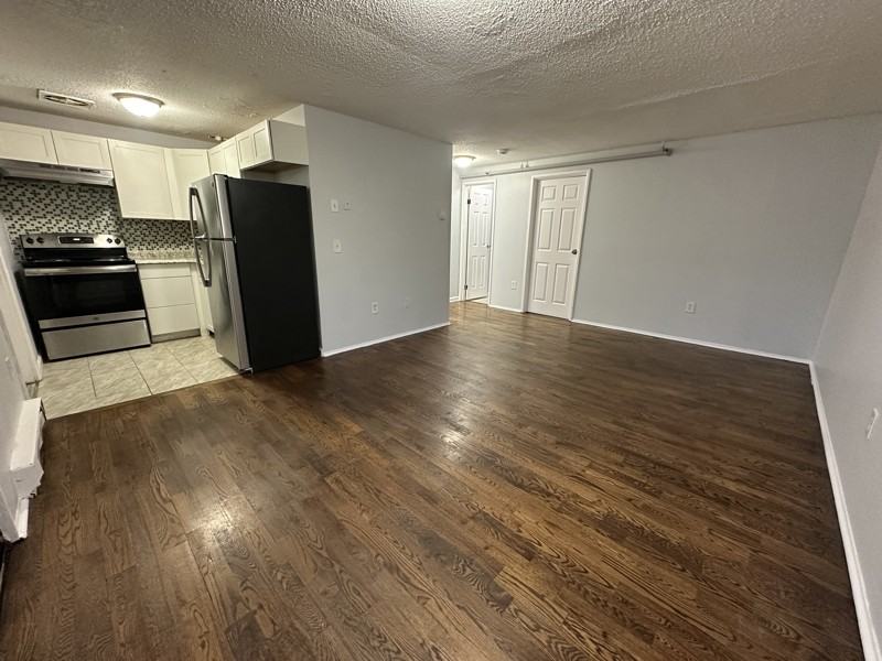 32 Old Foxon Rd #49 - Photo 3 of 13