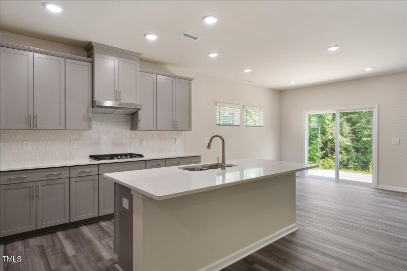 937 Avonmore Dr - Photo 3 of 15