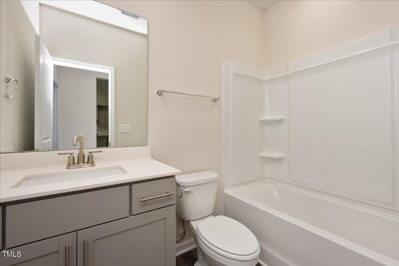 937 Avonmore Dr - Photo 5 of 15