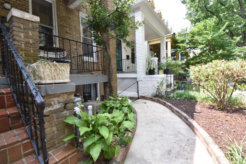 620 Princeton Pl Nw #B - Photo 4 of 16