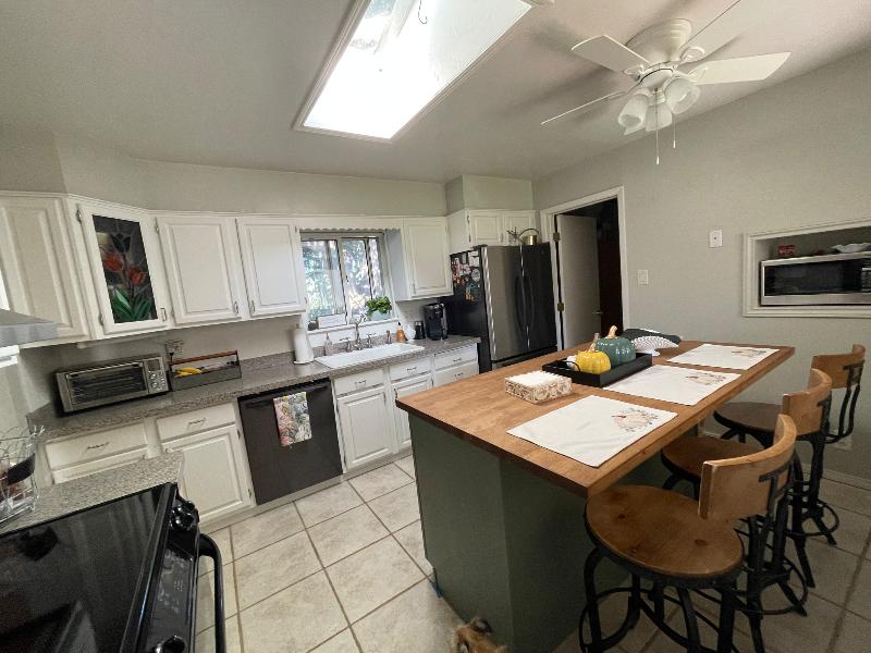 3509 Britt St Ne - Photo 4 of 18