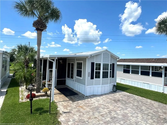 4637 W Palm Dr - Photo 2 of 12