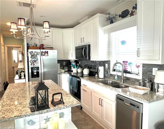 4637 W Palm Dr - Photo 3 of 12