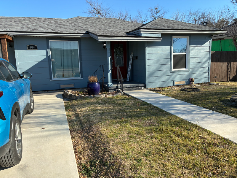 404 Bryson St - Photo 3 of 5