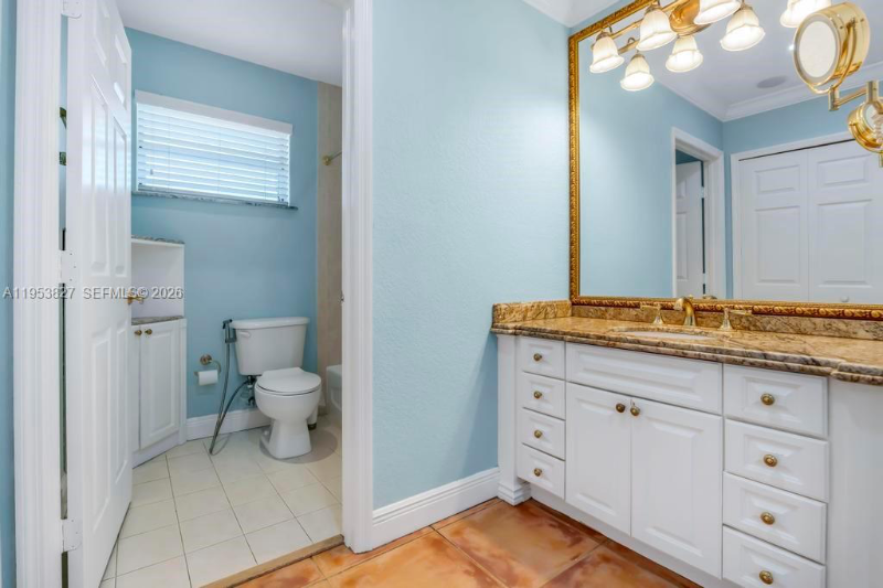 4370 Sw 82nd Ave - Photo 5 of 9