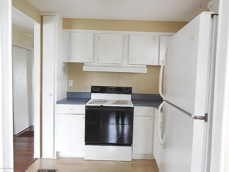 14324 Montclair Dr - Photo 2 of 5