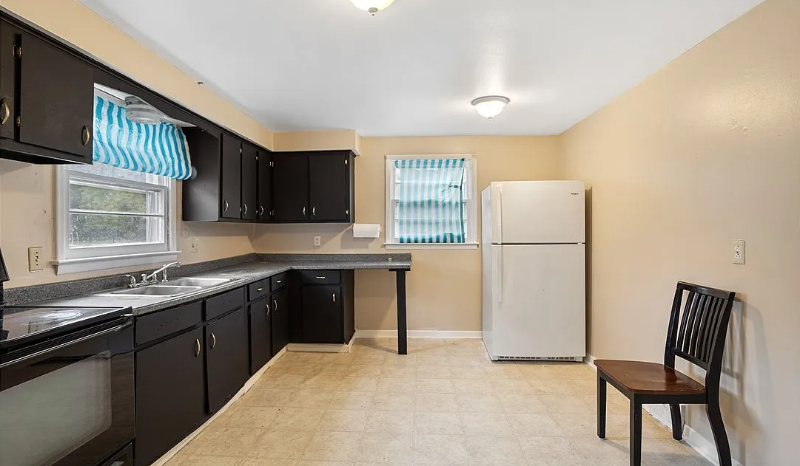 140 Hatch St #1 - Photo 3 of 11