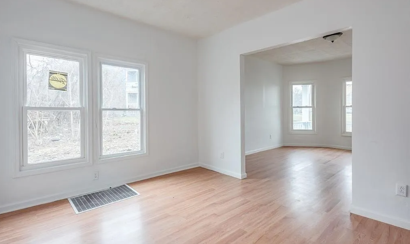 317 Marguerite Ave #1 - Photo 3 of 10