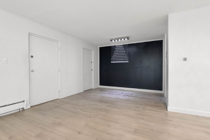 11 Crescent Dr #10 - Photo 3 of 20