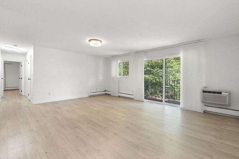 11 Crescent Dr #10 - Photo 7 of 20