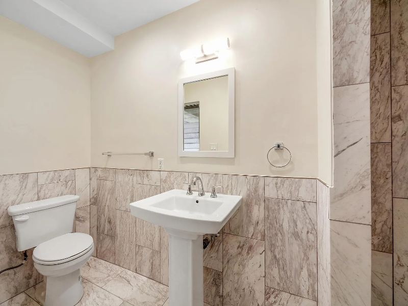 1023 N Hayworth Ave #2 - Photo 6 of 10