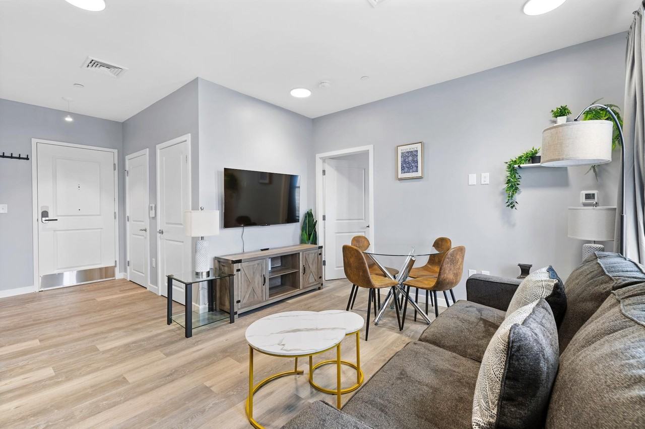 95 Broadway #1240392P - Photo 4 of 25