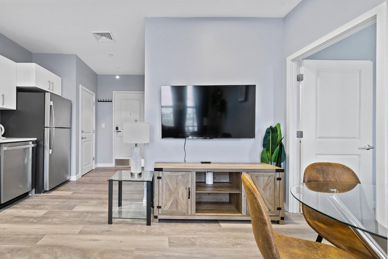 95 Broadway #1240392P - Photo 7 of 25