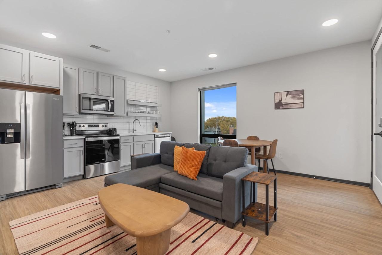 423 East Michigan Street - Photo 5 of 53