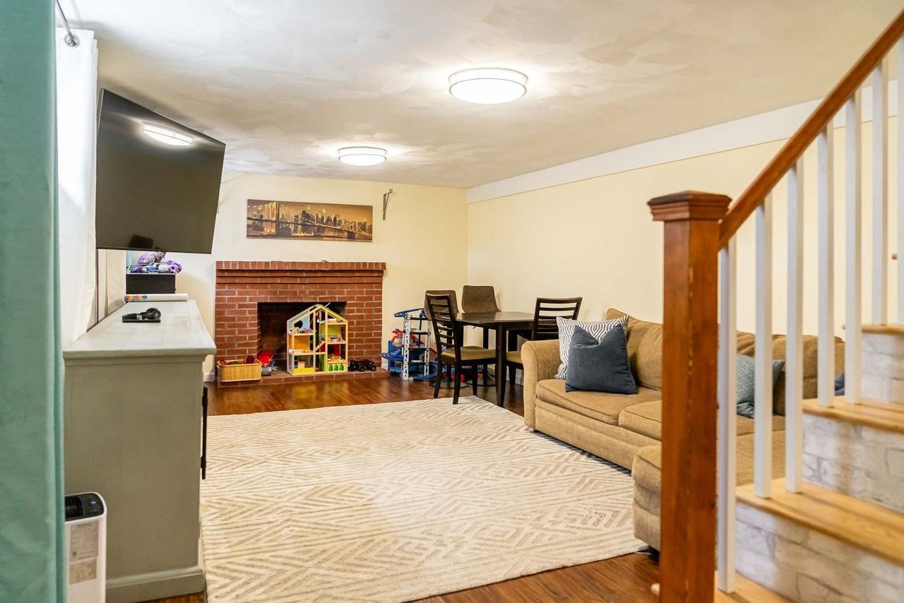 78 Claypit Hill Rd #1271279P - Photo 5 of 38