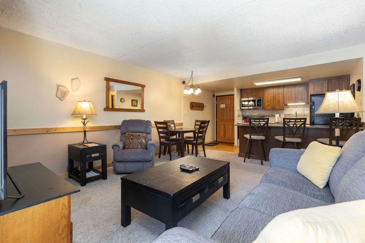 455 Village Rd #1387658P - Photo 3 of 37