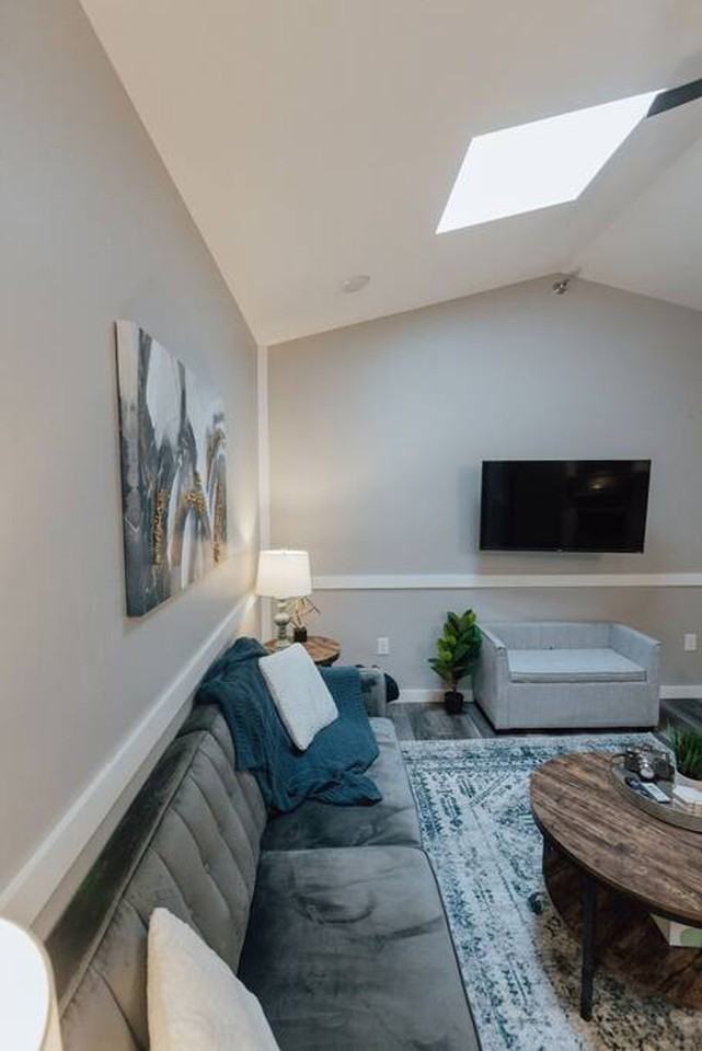 117 Spring St #1397960P - Photo 3 of 27