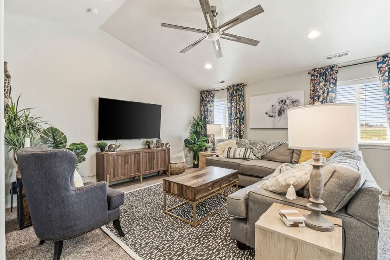 3815 E Windy Ridge Ct #1460906P - Photo 2 of 26