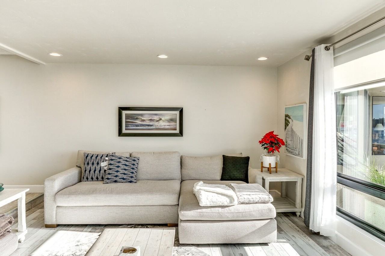 4513 Cove Dr #1308070P - Photo 4 of 34