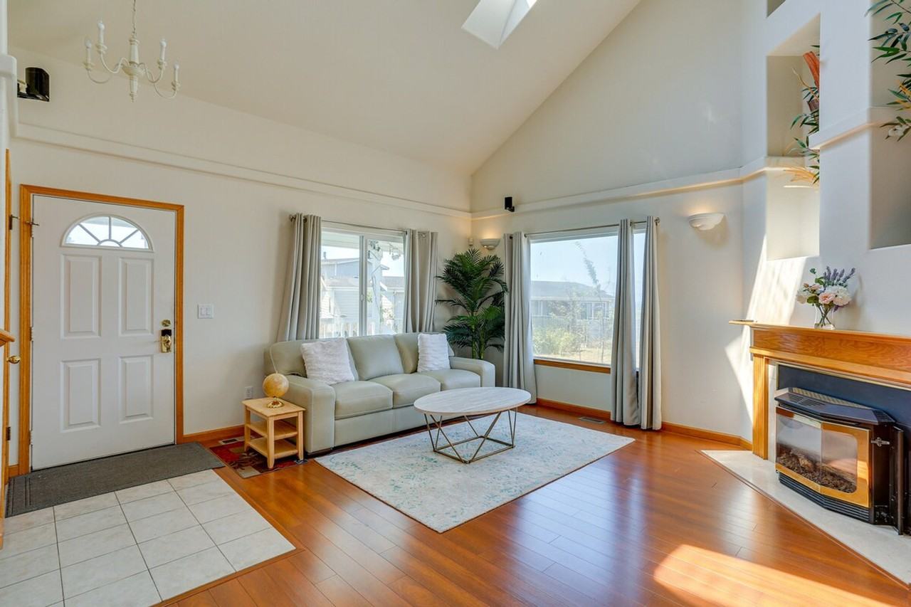 5370 Bay Pointe Ct #1304942P - Photo 4 of 35