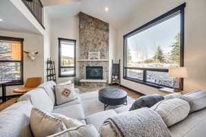 featured image of 44 Damselfly