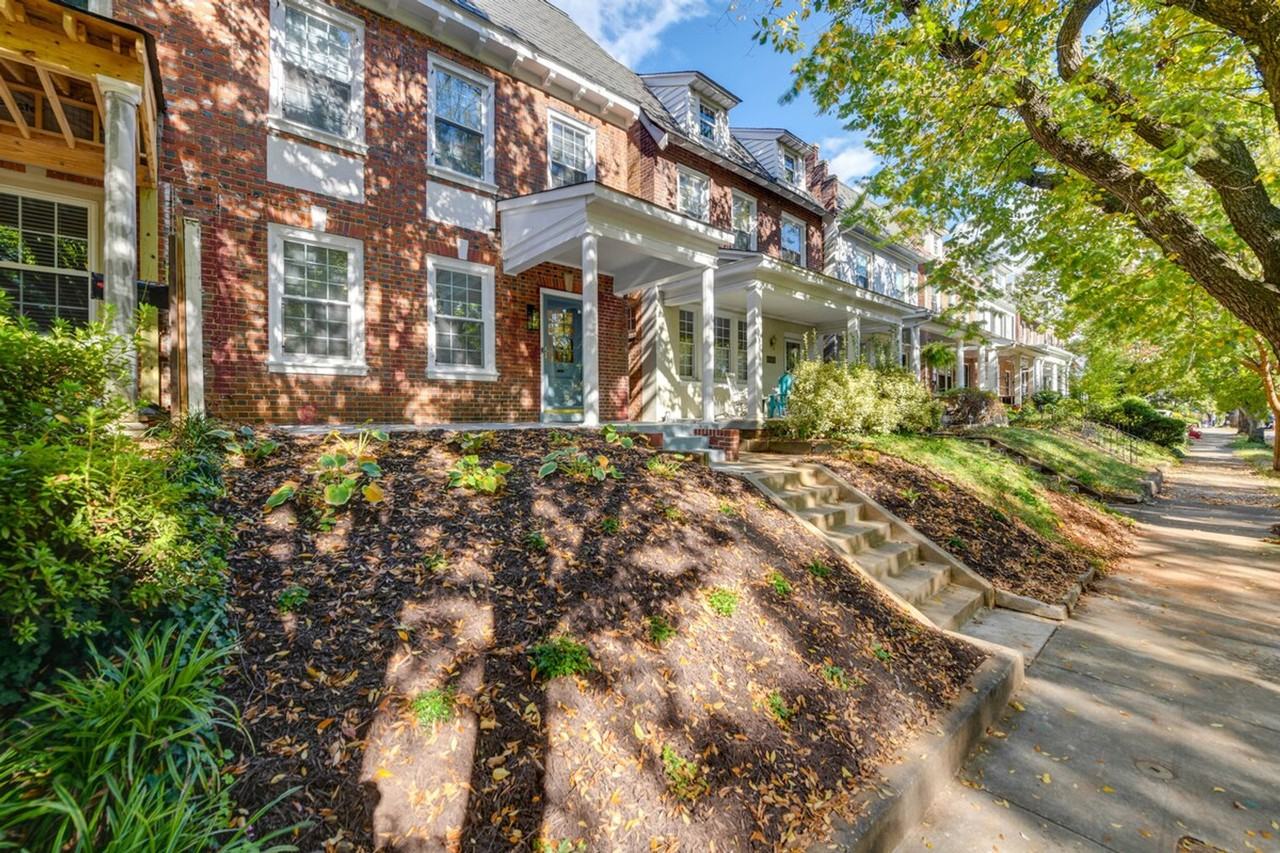 2312 Rosewood Ave #1386035P - Photo 2 of 30