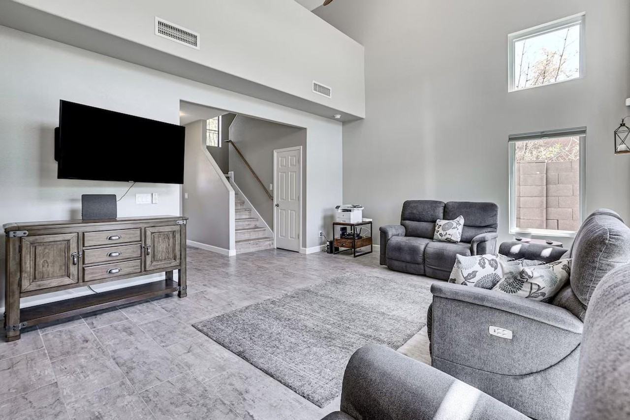 3043 E Fremont Rd #1385821P - Photo 3 of 27