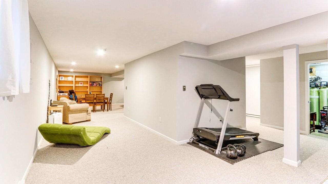 443 Arrowhead Rd #1385599P - Photo 2 of 30