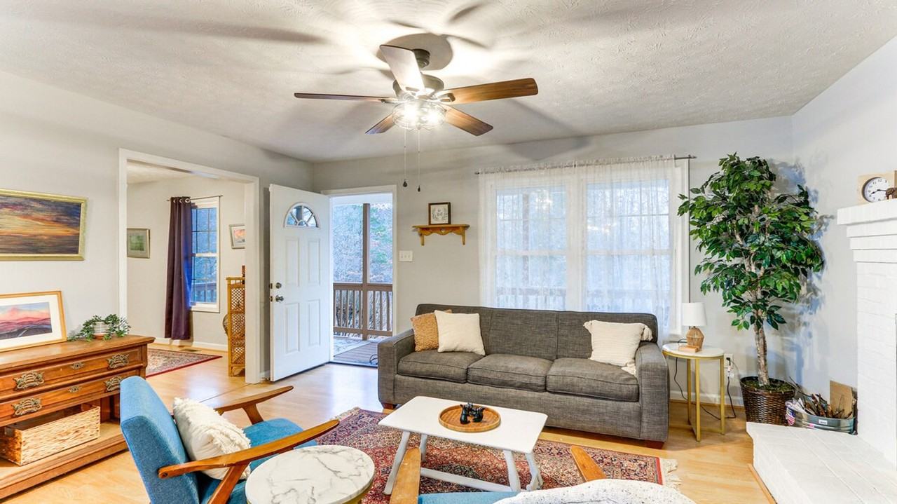 443 Arrowhead Rd #1385599P - Photo 3 of 30