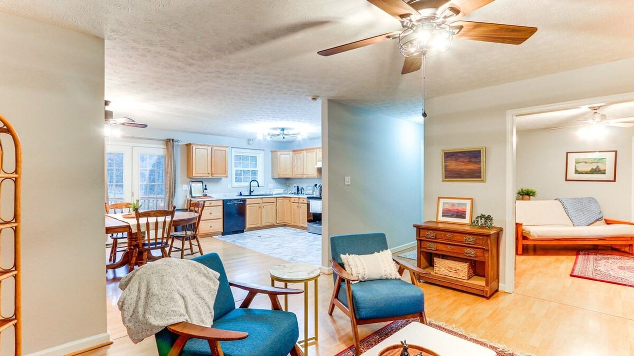 443 Arrowhead Rd #1385599P - Photo 5 of 30