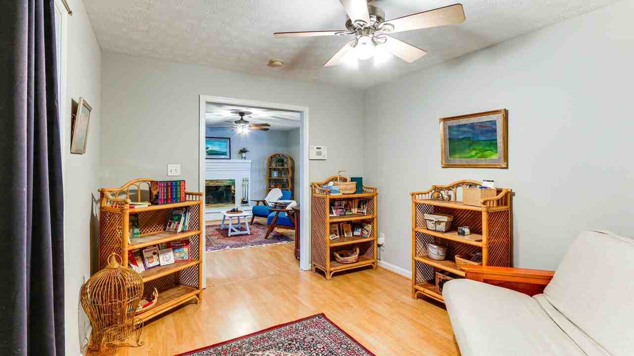 443 Arrowhead Rd #1385599P - Photo 7 of 30