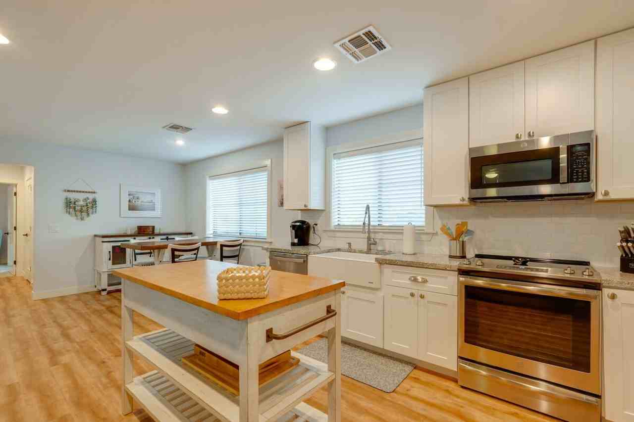 8637 S Newberry Ln #1385740P - Photo 3 of 26