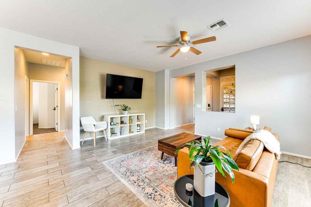 2313 N Presidential Dr #1385640P - Photo 2 of 28