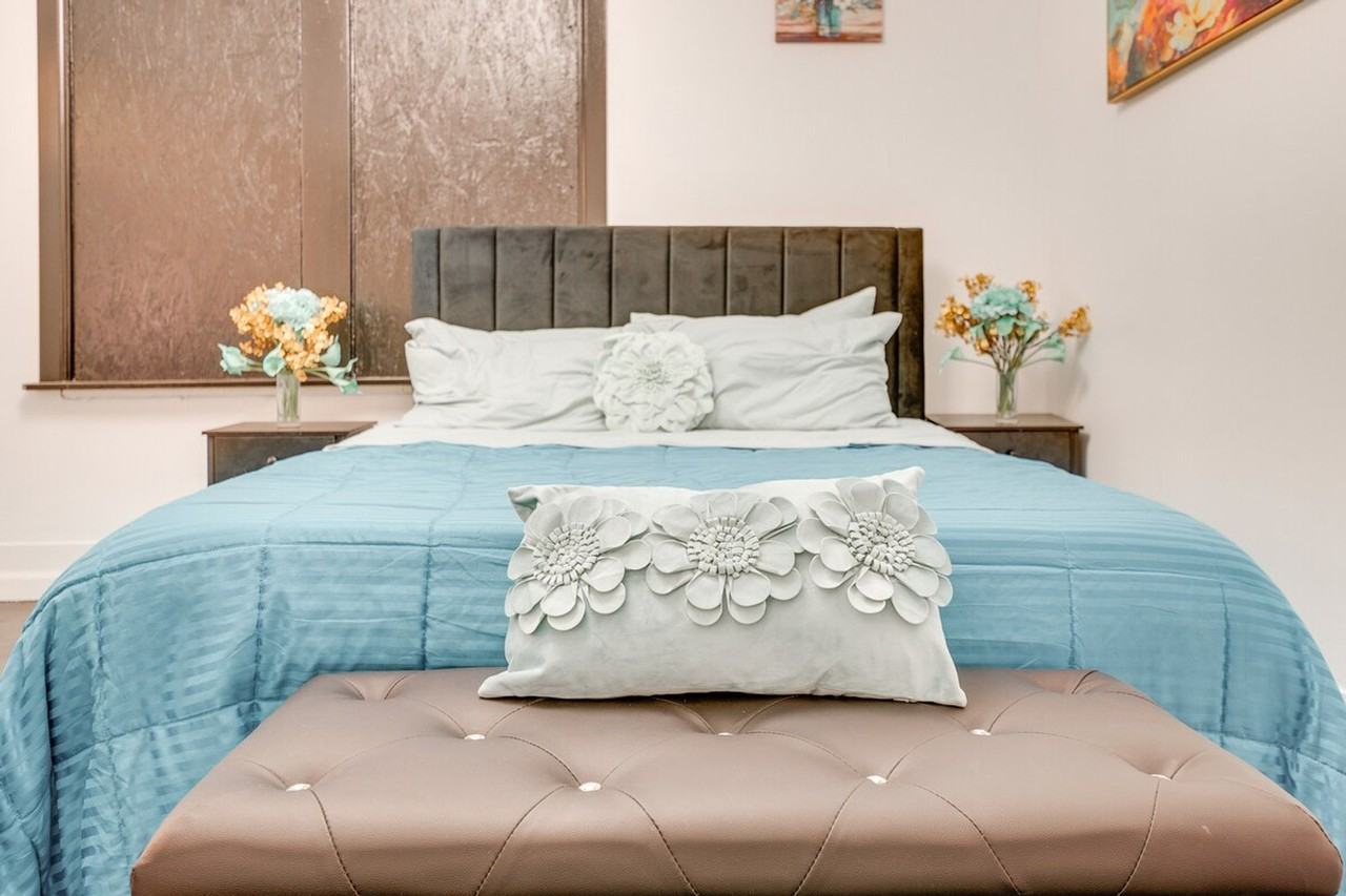 318 Meeker Ave #1385720P - Photo 4 of 24