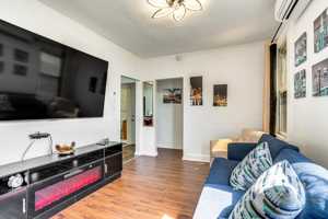 featured image of 15 Green Ct